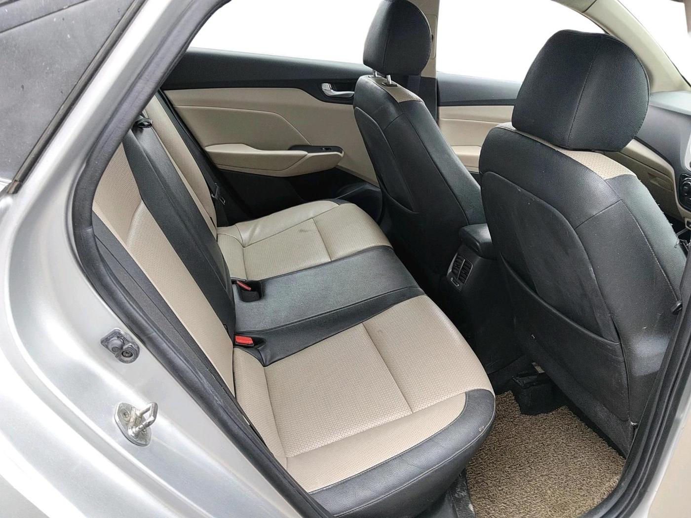 2017 Hyundai Verna 1.6 VTVT SX (O), Petrol, Manual, 97,397 km, interior