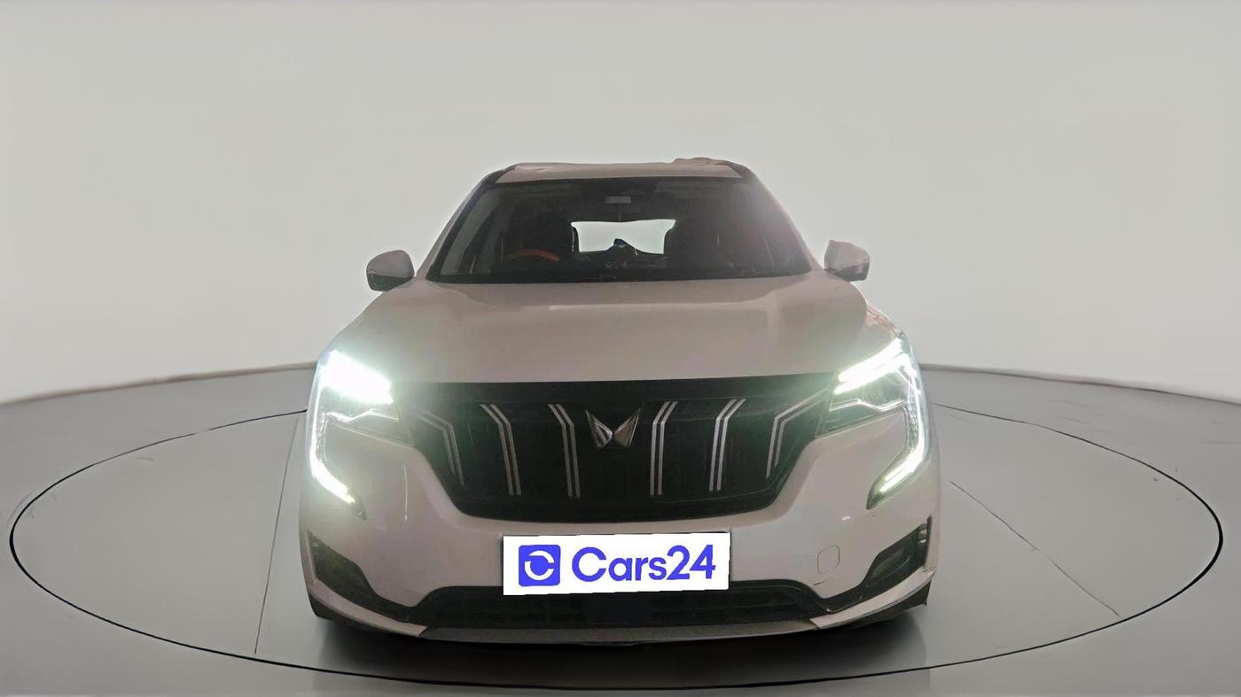 2022 Mahindra XUV700 AX 7 LUXURY D AT 7 STR, Diesel, Automatic, 48,801 km, exterior