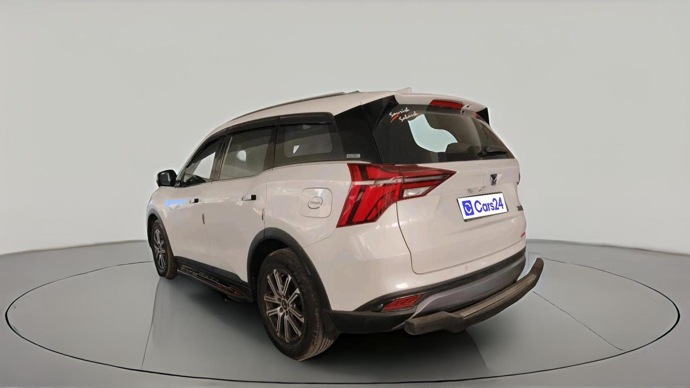 2022 Mahindra XUV700 AX 7 LUXURY D AT 7 STR, Diesel, Automatic, 48,801 km, exterior