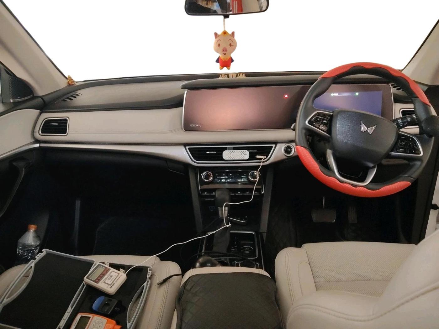 2022 Mahindra XUV700 AX 7 LUXURY D AT 7 STR, Diesel, Automatic, 48,801 km, interior