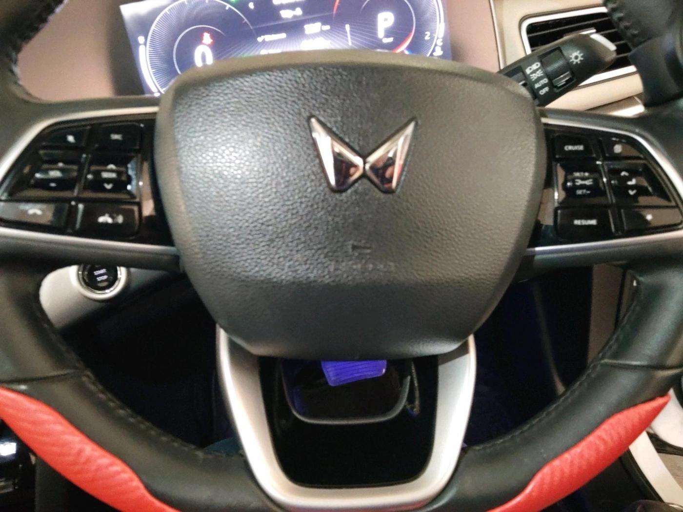 2022 Mahindra XUV700 AX 7 LUXURY D AT 7 STR, Diesel, Automatic, 48,801 km, interior