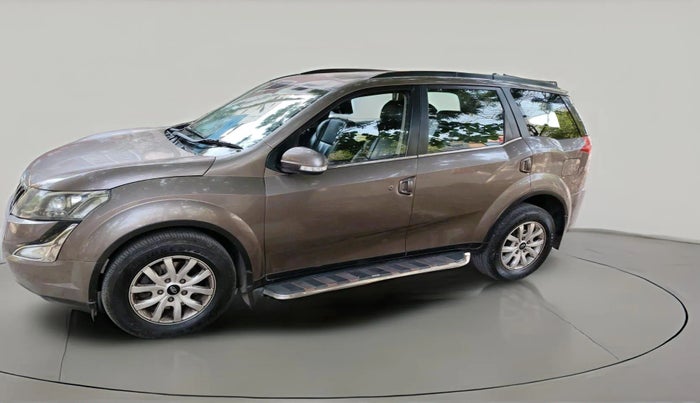 2017 Mahindra XUV500 W10, Diesel, Manual, 2,08,283 km, exterior