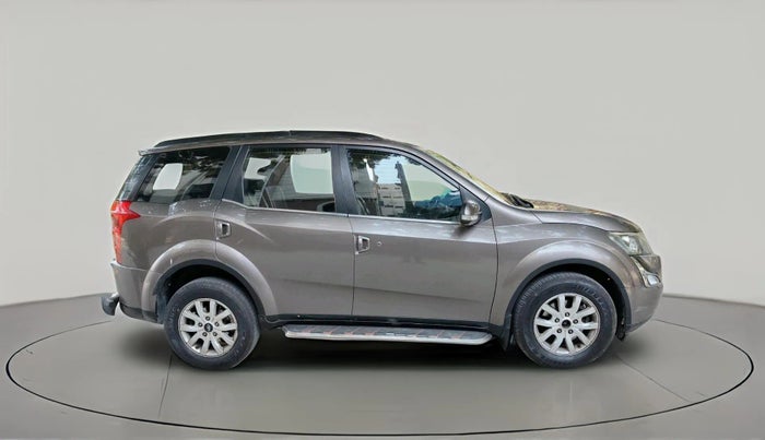 2017 Mahindra XUV500 W10, Diesel, Manual, 2,08,283 km, exterior