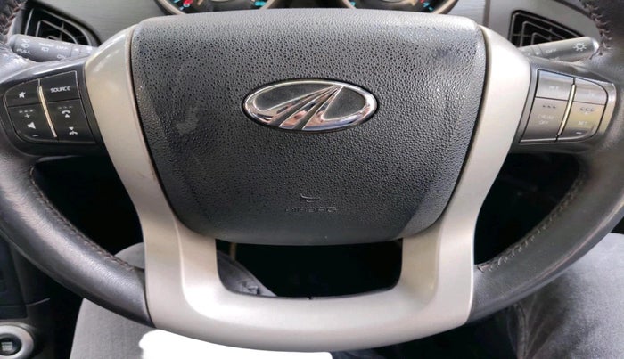 2017 Mahindra XUV500 W10, Diesel, Manual, 2,08,283 km, interior