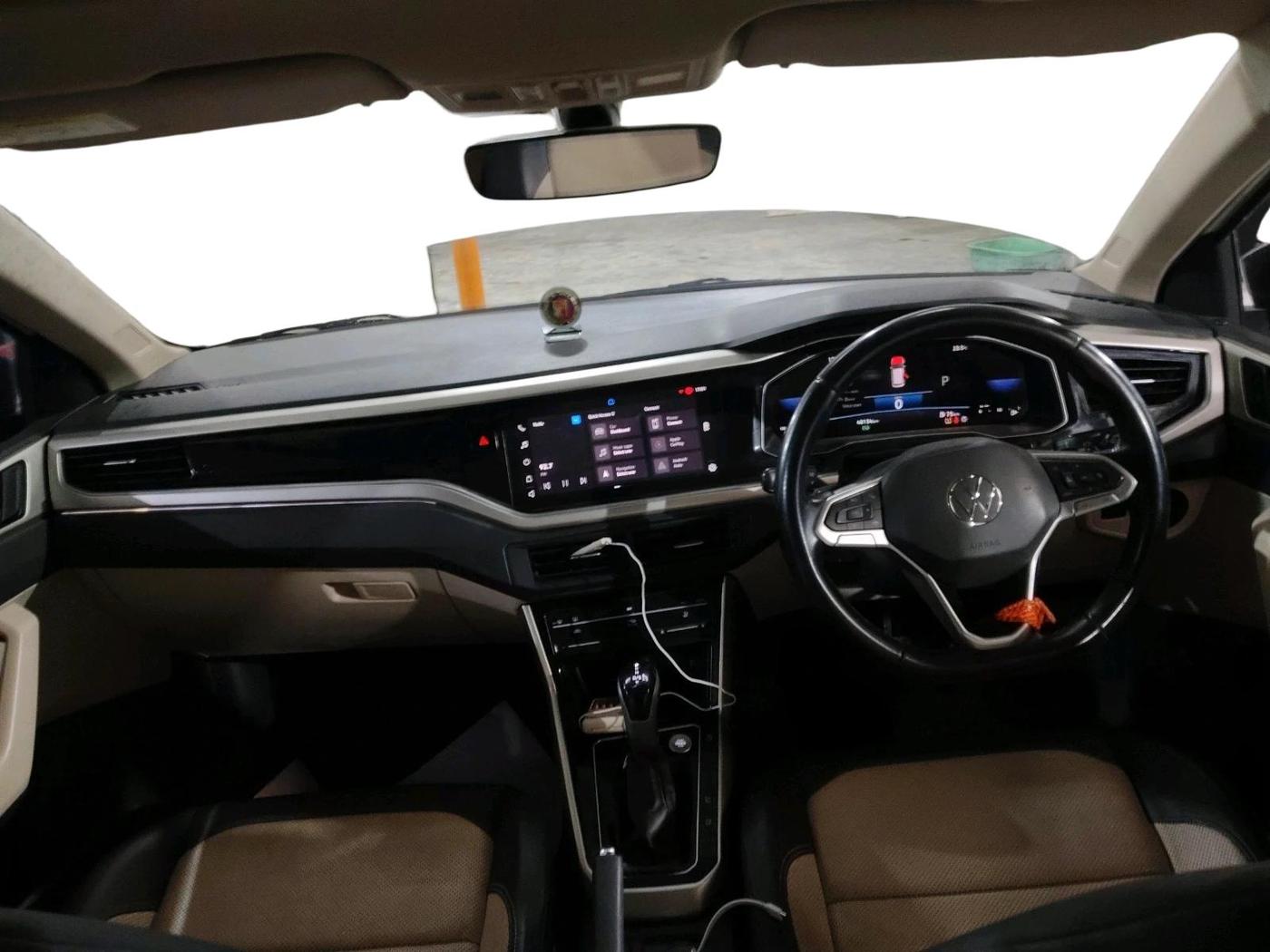 2022 Volkswagen VIRTUS TOPLINE TSI 1.0 AT, Petrol, Automatic, 48,134 km, interior