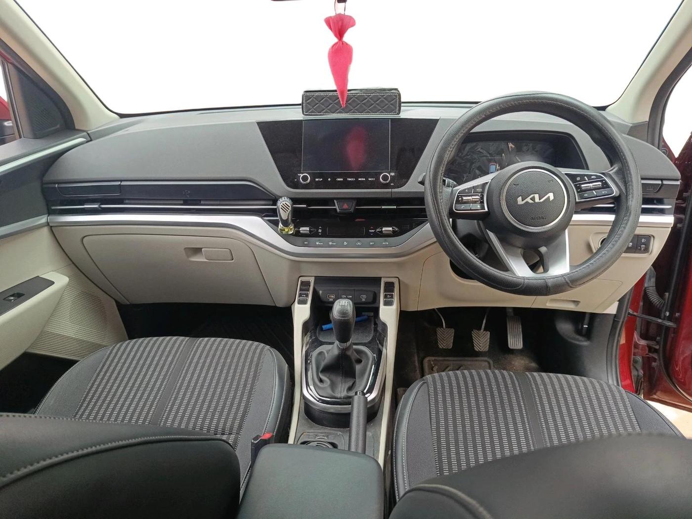 2022 KIA CARENS PRESTIGE PLUS 1.4 PETROL DCT 7 STR, Petrol, Automatic, 9,623 km, interior