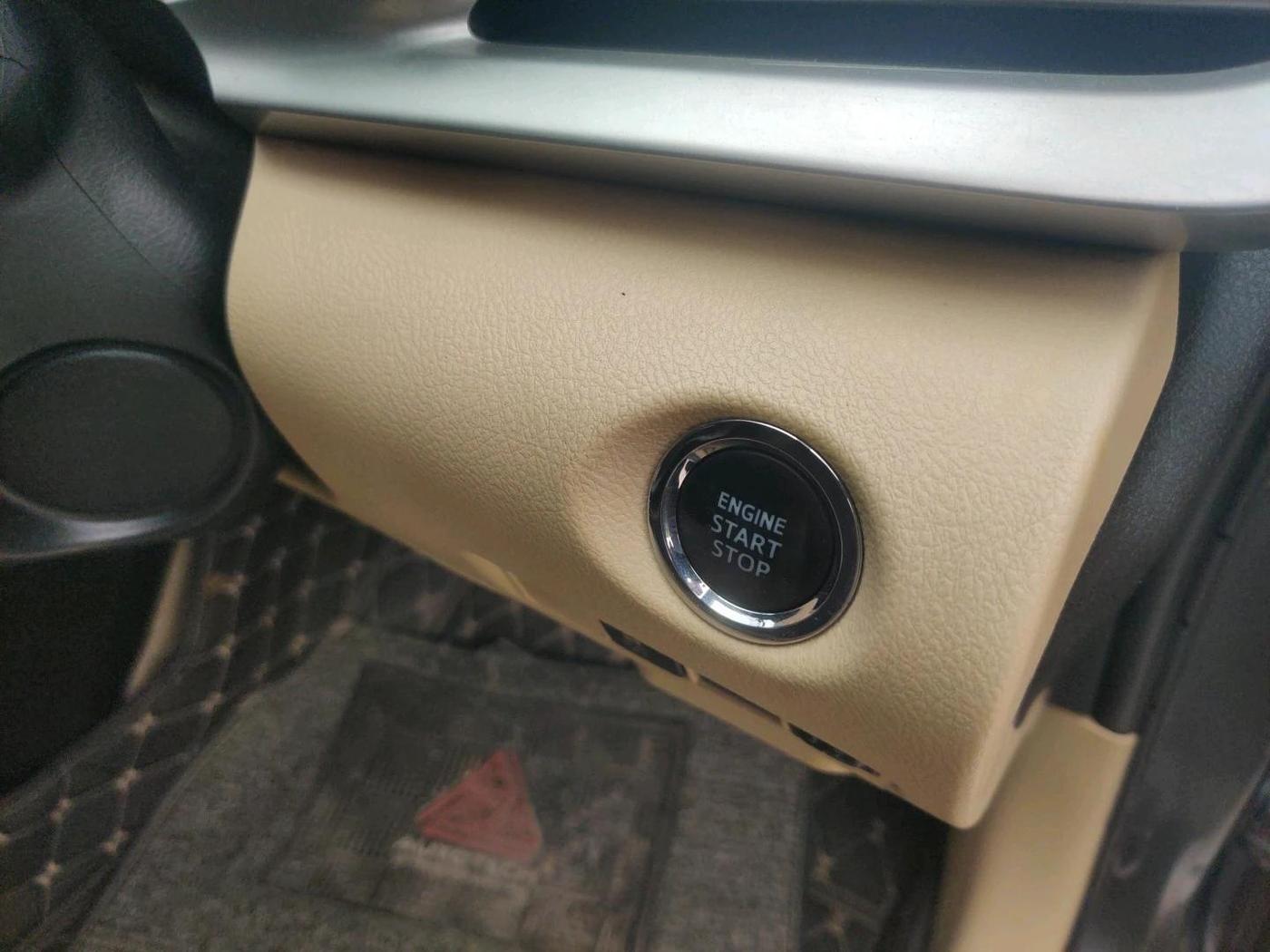 2018 Toyota YARIS VX CVT, Petrol, Automatic, 1,49,982 km, interior