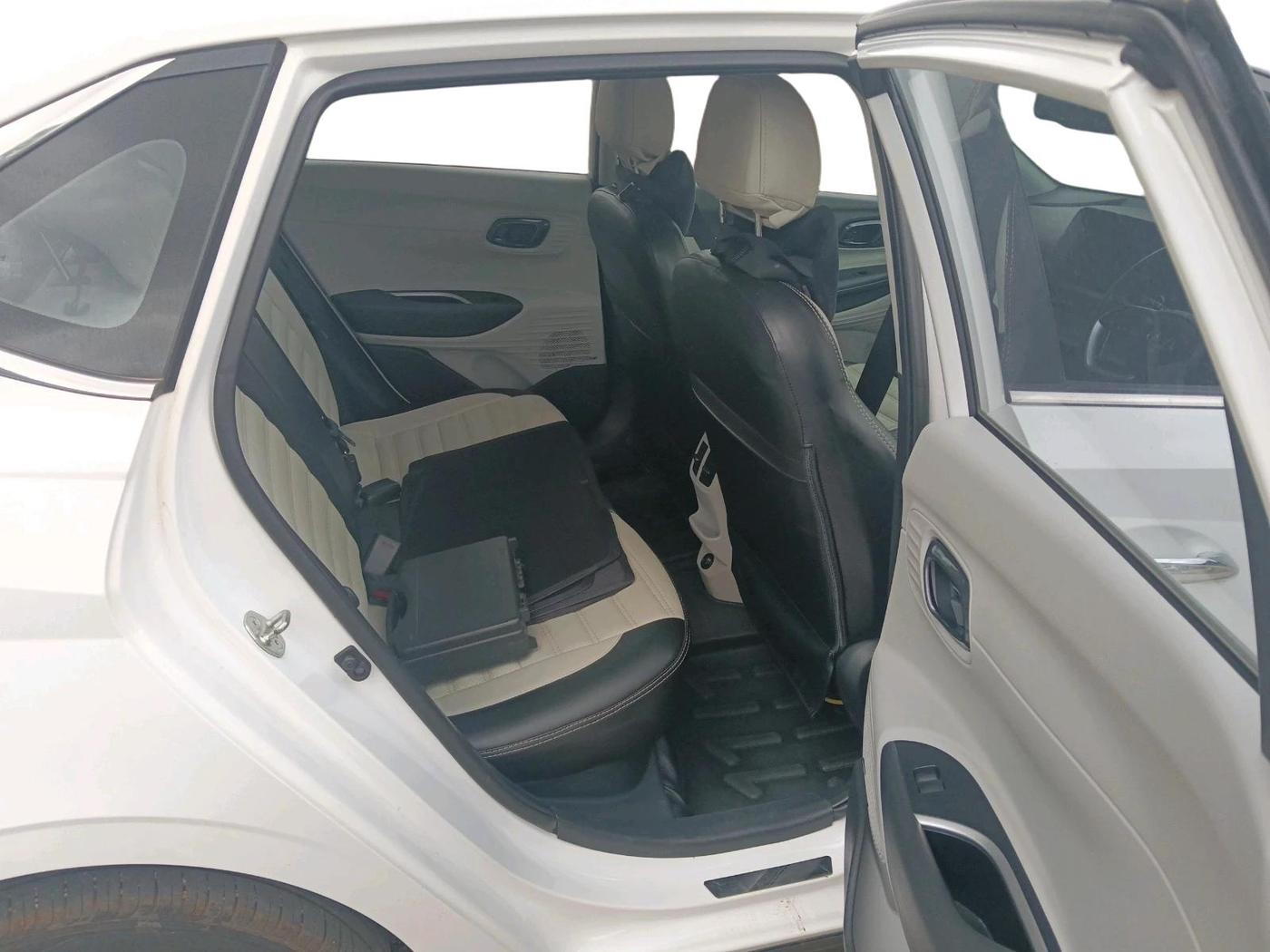 2024 Hyundai NEW I20 ASTA (O) 1.2 MT, Petrol, Manual, 31,427 km, interior