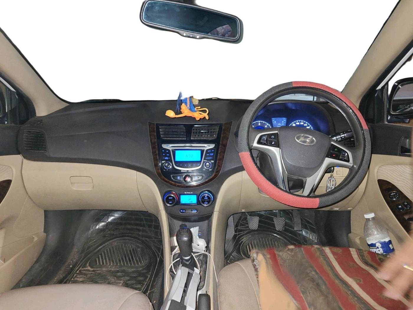 2012 Hyundai Verna FLUIDIC 1.6 CRDI SX, Diesel, Manual, 1,01,638 km, interior