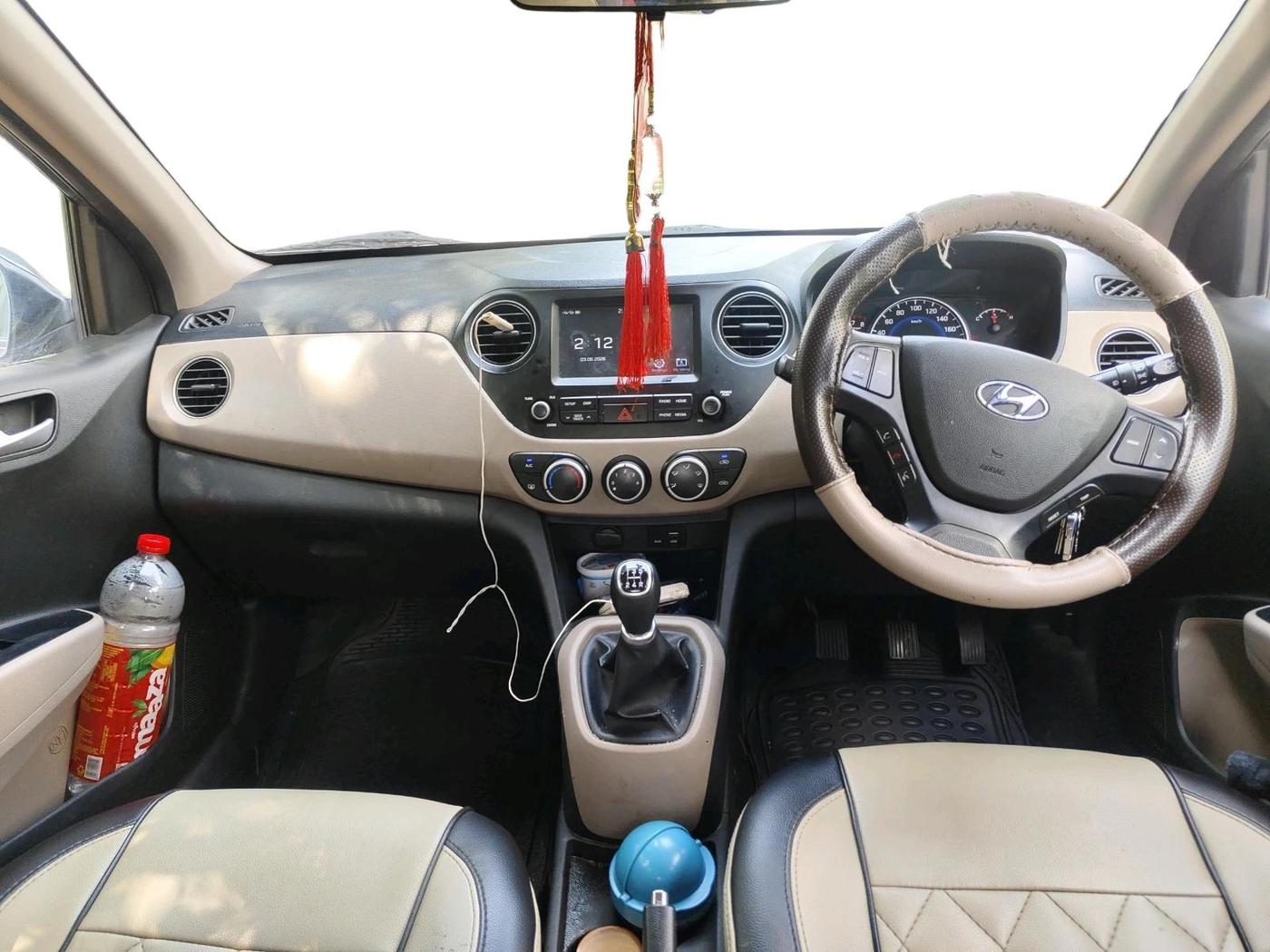 2018 Hyundai Grand i10 SPORTZ 1.2 KAPPA VTVT, Petrol, Manual, 1,26,598 km, interior