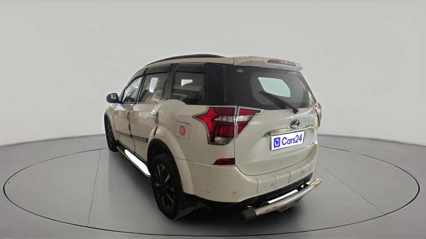 2019 Mahindra XUV500 W11, Diesel, Manual, 2,37,626 km, exterior