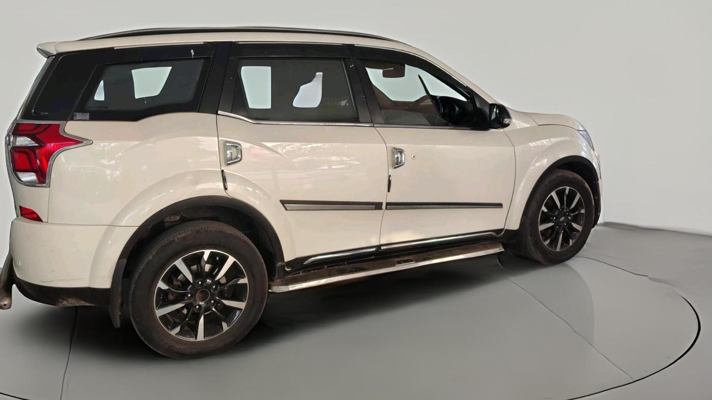 2019 Mahindra XUV500 W11, Diesel, Manual, 2,37,626 km, exterior