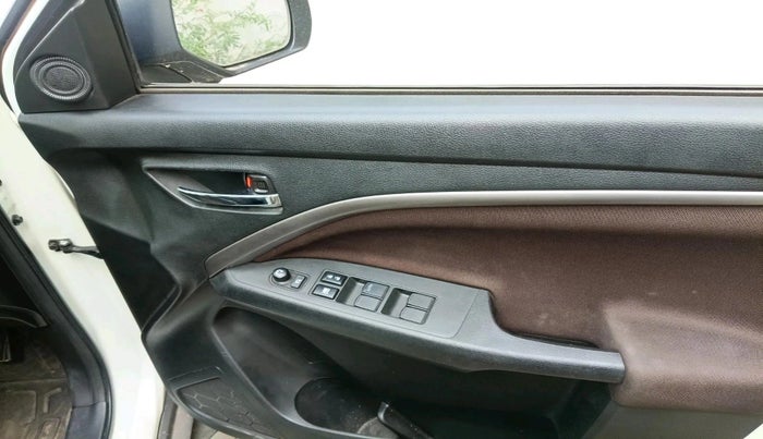 2023 Maruti BREZZA ZXI + SMART HYBRID, Petrol, Manual, 30,765 km, interior