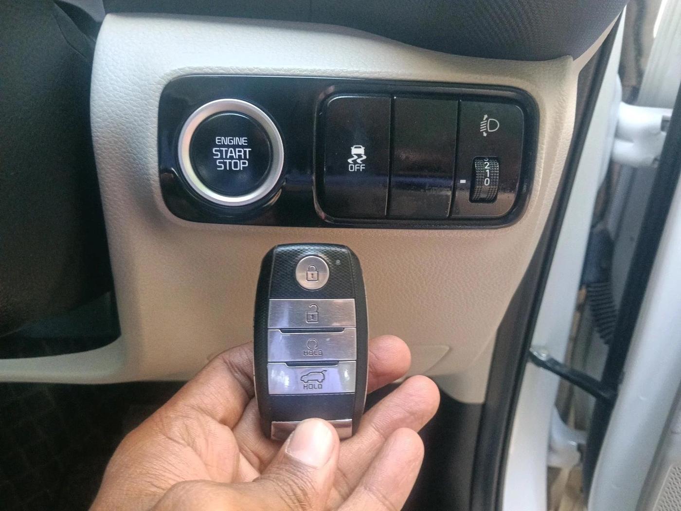 2022 KIA SONET HTX 1.0 DCT, Petrol, Automatic, 10,357 km, interior