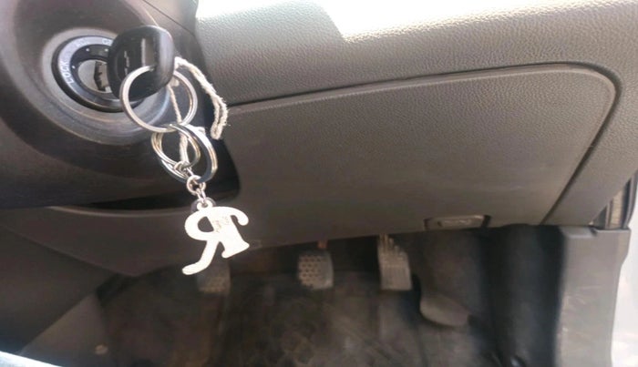 2010 Chevrolet Beat LS PETROL, Petrol, Manual, 1,17,938 km, interior