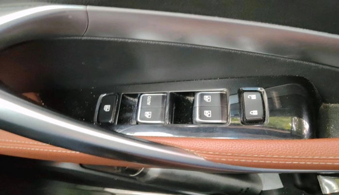 2022 MG HECTOR PLUS SHARP 1.5 PETROL TURBO HYBRID MT 6-STR, Petrol, Manual, 36,381 km, interior