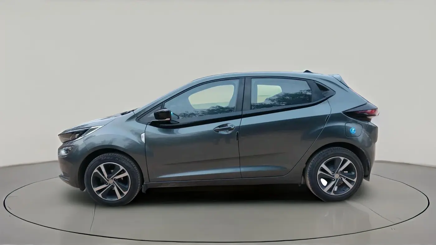2024 Tata ALTROZ XZ + SUNROOF, Petrol, Manual, 17,200 km, exterior