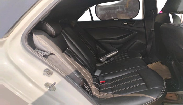 2015 Hyundai i20 Active 1.4 SX, Diesel, Manual, 1,71,401 km, interior