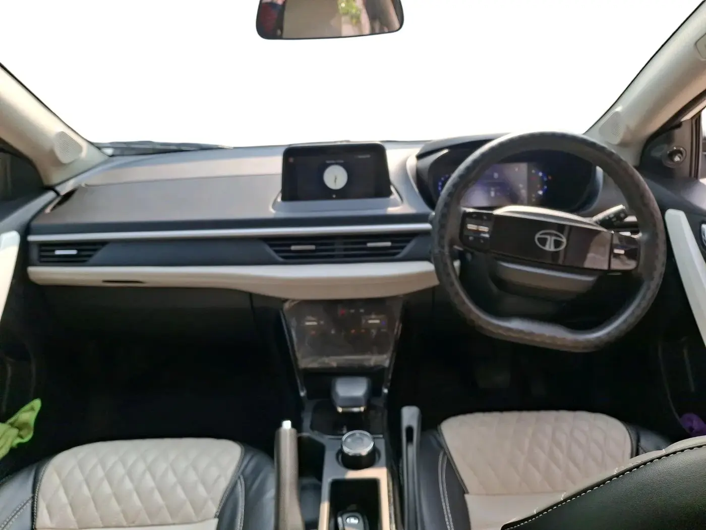 2024 Tata NEXON CREATIVE  AMT 1.2 PETROL, Petrol, Automatic, 26,677 km, interior