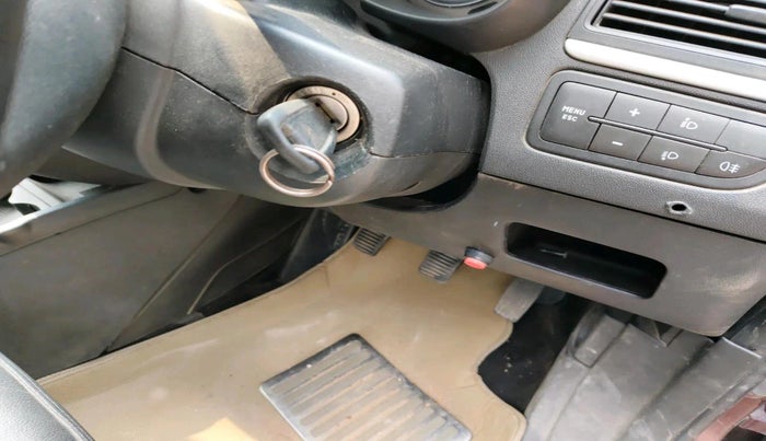 2014 Fiat Linea CLASSIC 1.3 L MULTIJET, Diesel, Manual, 1,40,102 km, interior