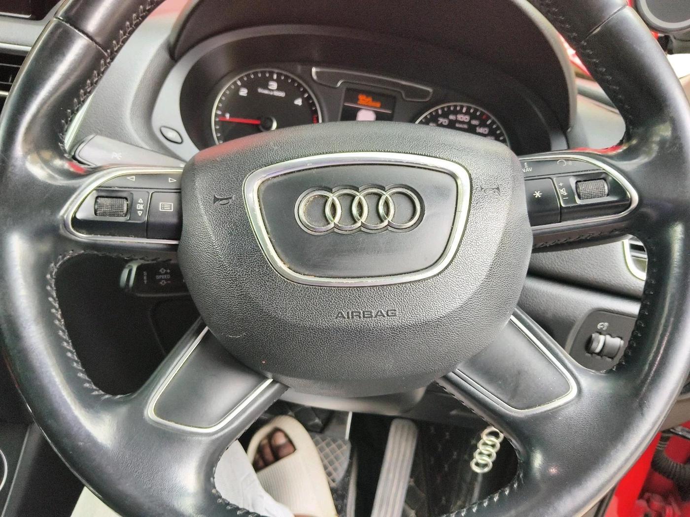 2015 Audi Q3 35 TDI Quattro, Diesel, Automatic, 1,00,054 km, interior