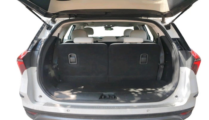 2023 Mahindra XUV700 AX 7 LUXURY D AT 7 STR, Diesel, Automatic, 58,087 km, exterior