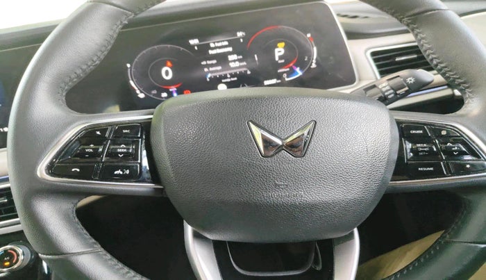 2023 Mahindra XUV700 AX 7 LUXURY D AT 7 STR, Diesel, Automatic, 58,087 km, interior