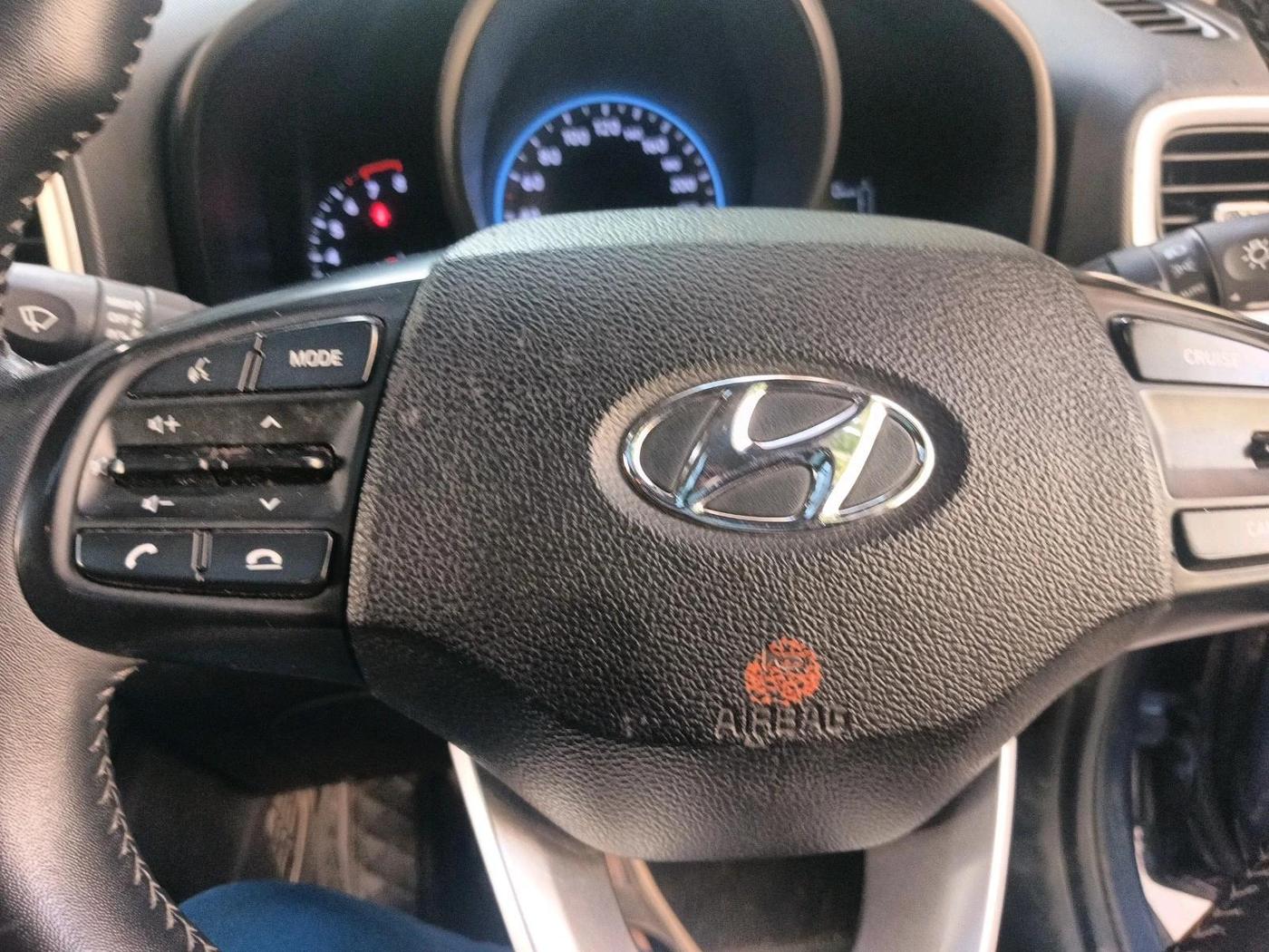 2021 Hyundai VENUE SX 1.0 TURBO, Petrol, Manual, 69,008 km, interior