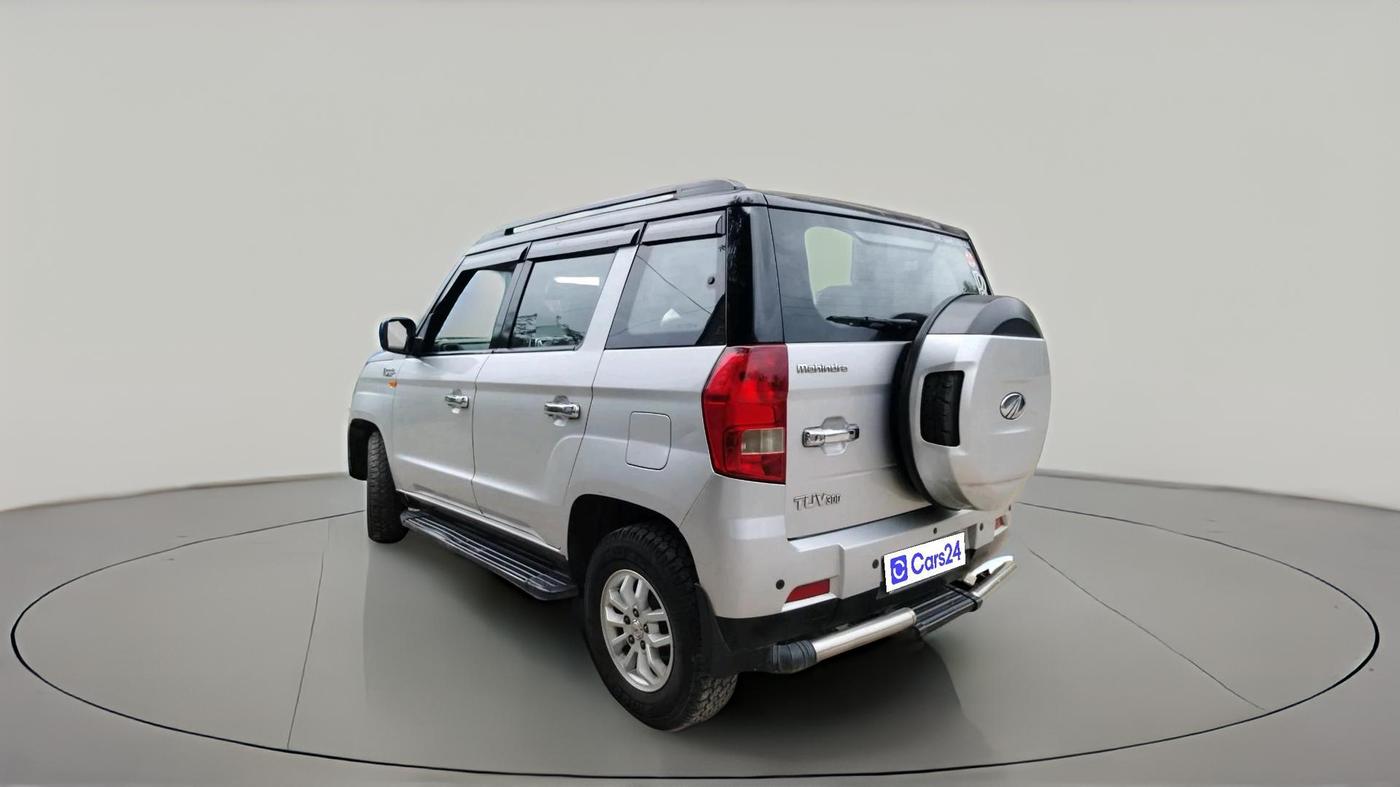 2017 Mahindra TUV300 T8 DUAL TONE, Diesel, Manual, 1,43,960 km, exterior