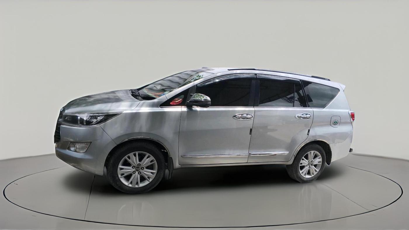 2017 Toyota Innova Crysta 2.4 ZX 7 STR, Diesel, Manual, 2,52,984 km, exterior
