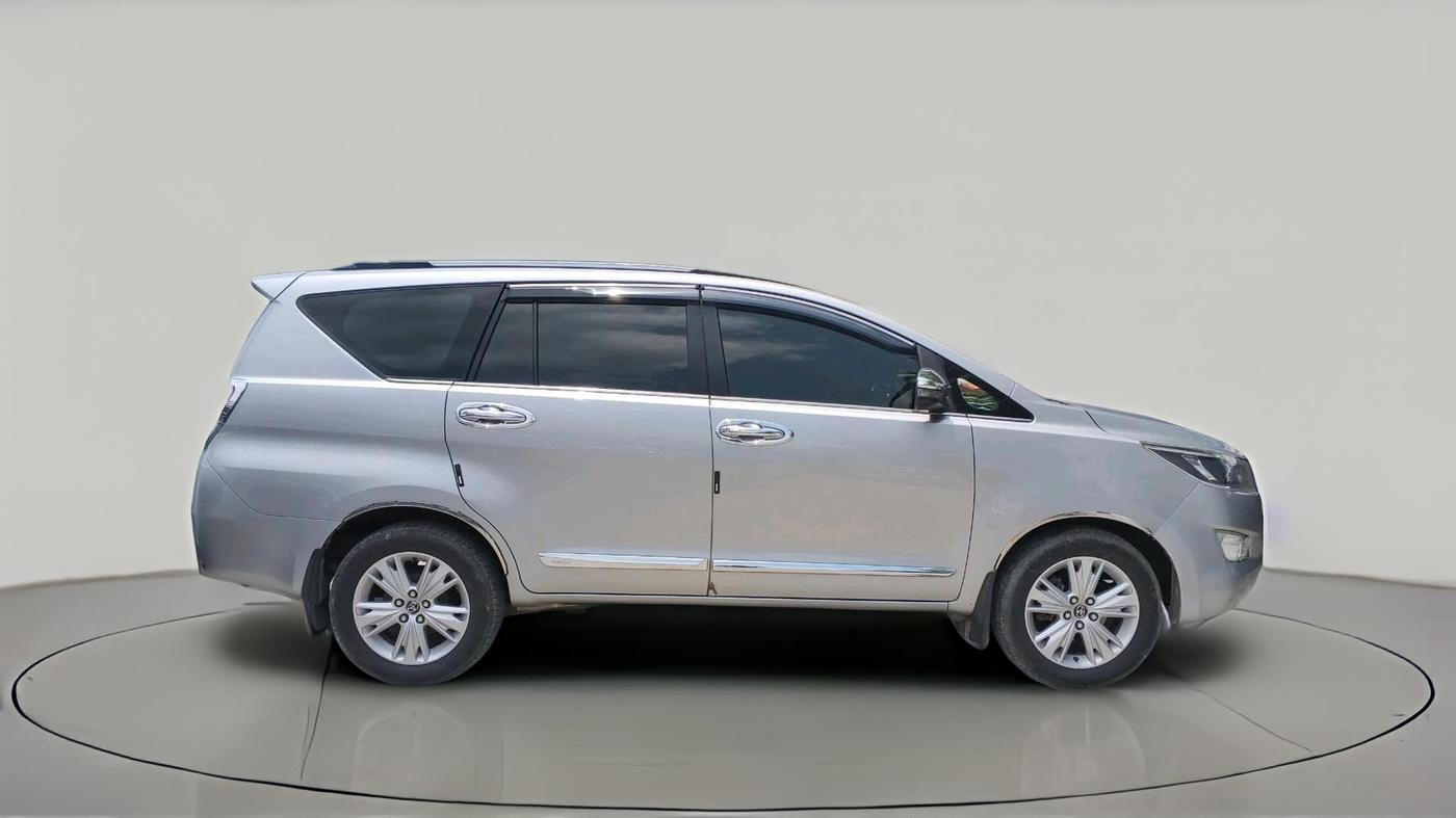 2017 Toyota Innova Crysta 2.4 ZX 7 STR, Diesel, Manual, 2,52,984 km, exterior