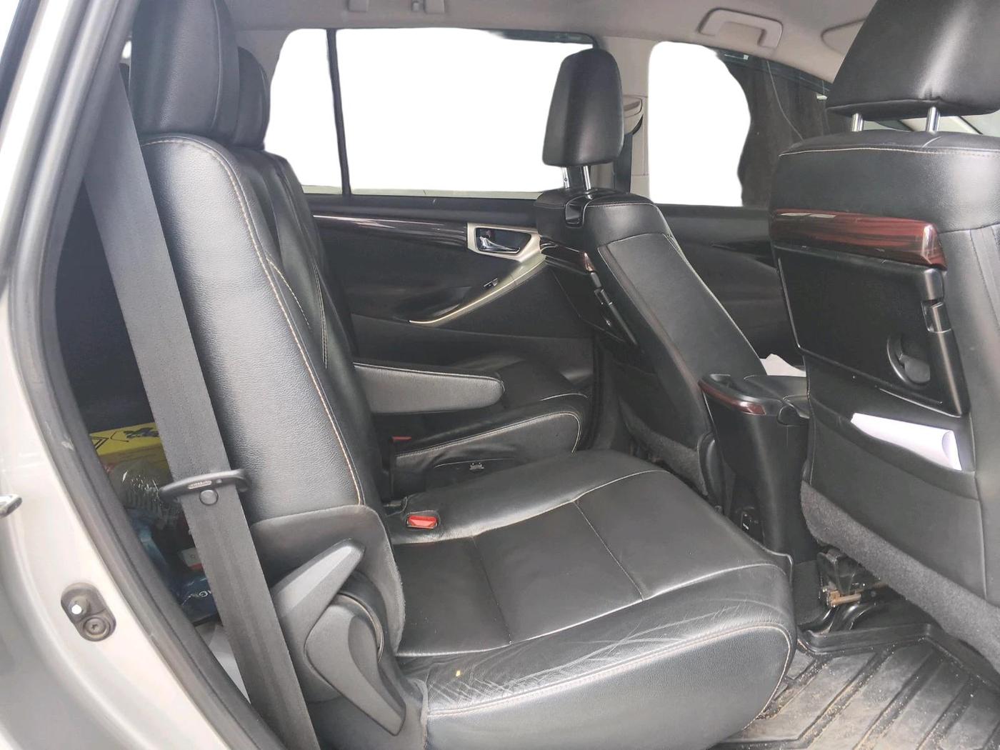 2017 Toyota Innova Crysta 2.4 ZX 7 STR, Diesel, Manual, 2,52,984 km, interior