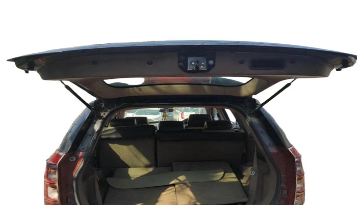 2013 Mahindra XUV500 W8, Diesel, Manual, 1,59,504 km, exterior