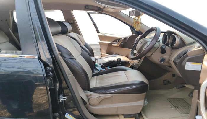 2013 Mahindra XUV500 W8, Diesel, Manual, 1,59,504 km, interior
