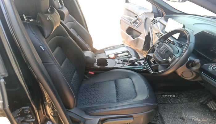 2024 Tata Safari ADVENTURE PLUS DARK EDITION AT, Diesel, Automatic, 19,489 km, interior