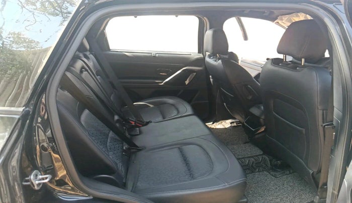 2024 Tata Safari ADVENTURE PLUS DARK EDITION AT, Diesel, Automatic, 19,489 km, interior