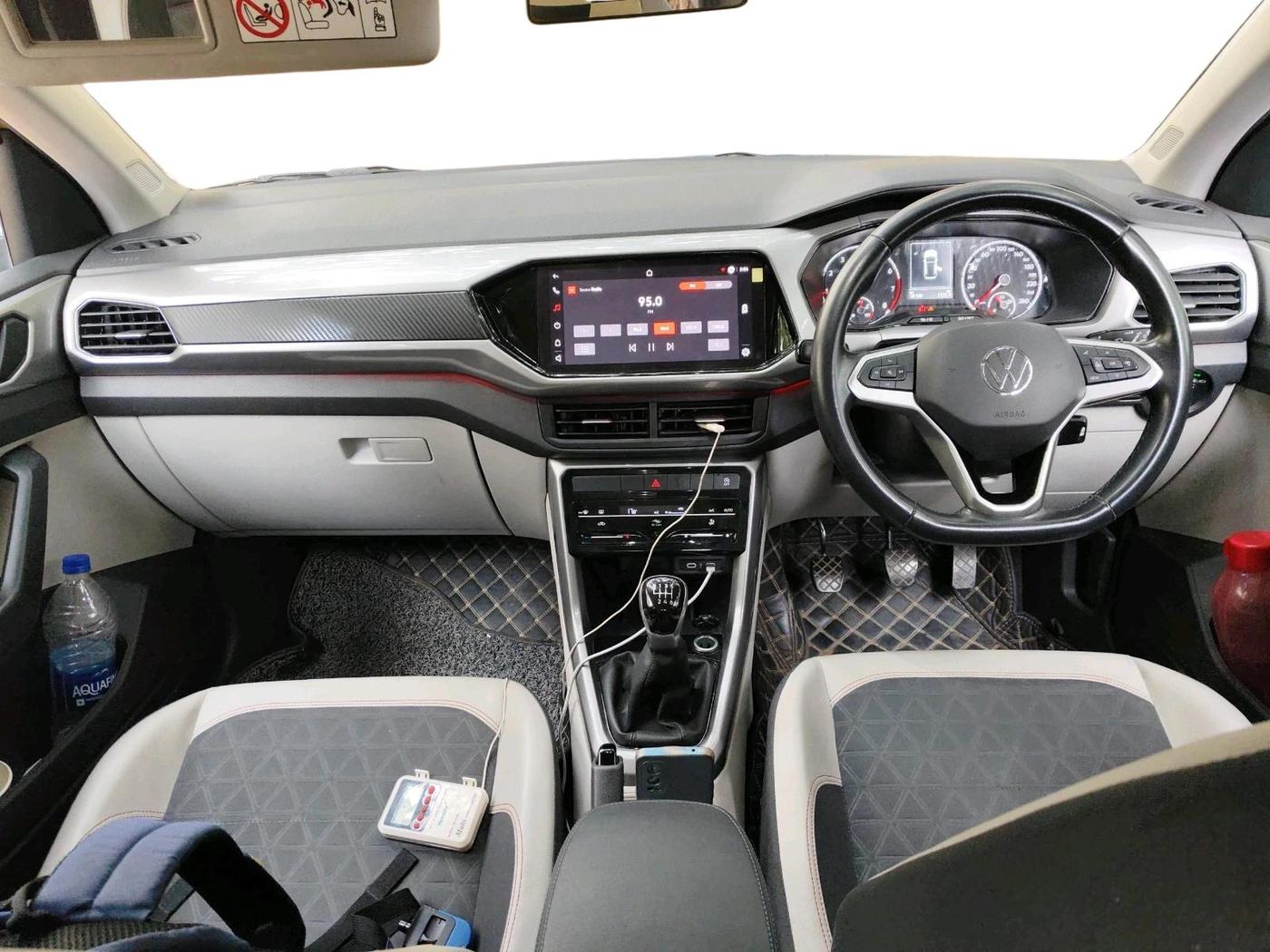 2022 Volkswagen TAIGUN GT 1.5 TSI MT, Petrol, Manual, 38,106 km, interior