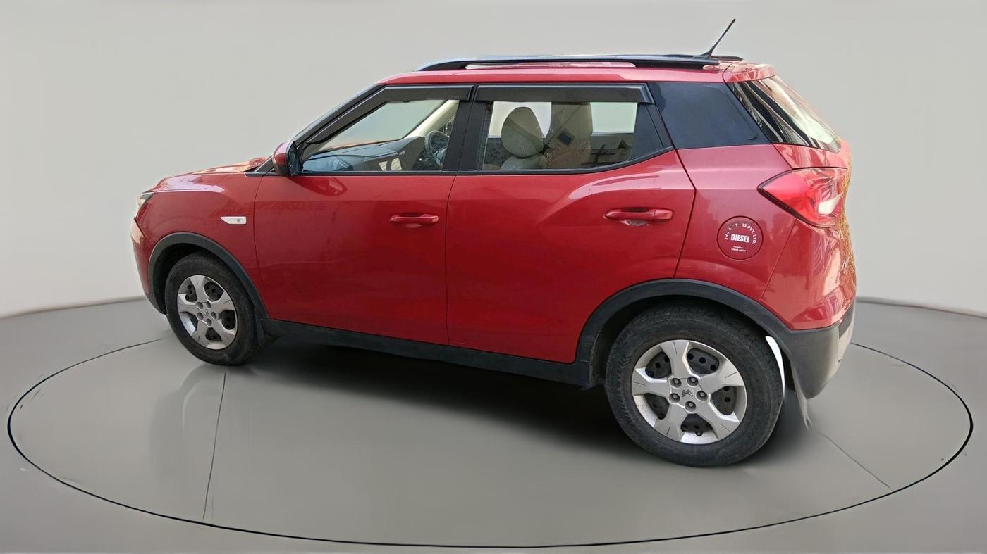 2022 Mahindra XUV300 W6 1.5 DIESEL AMT, Diesel, Automatic, 65,166 km, exterior