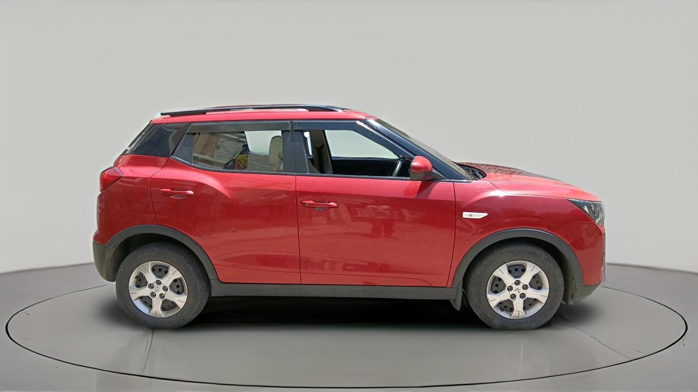 2022 Mahindra XUV300 W6 1.5 DIESEL AMT, Diesel, Automatic, 65,166 km, exterior