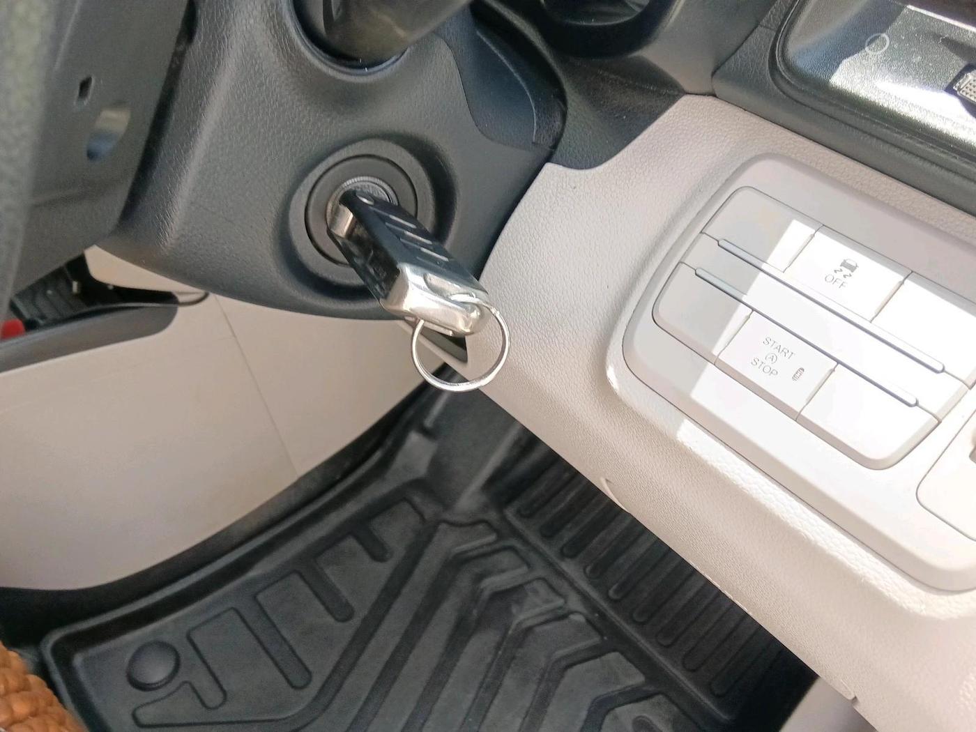 2022 Mahindra XUV300 W6 1.5 DIESEL AMT, Diesel, Automatic, 65,166 km, interior