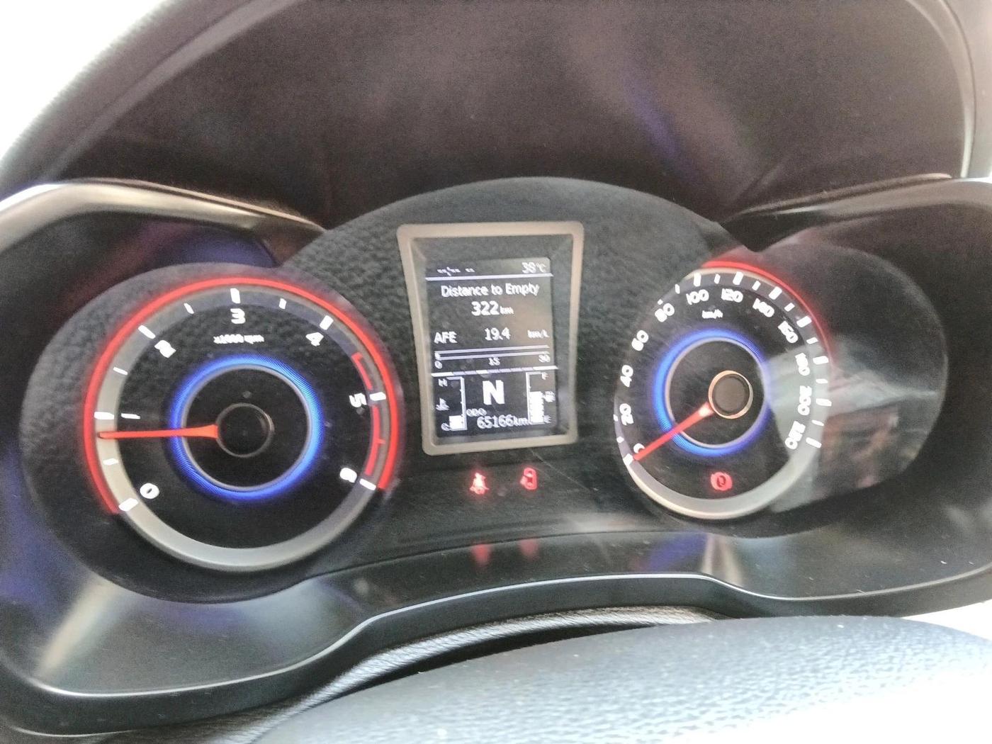 2022 Mahindra XUV300 W6 1.5 DIESEL AMT, Diesel, Automatic, 65,166 km, interior