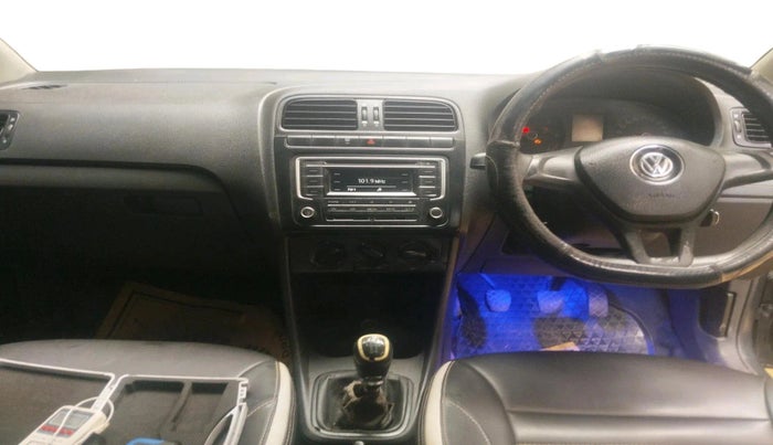 2016 Volkswagen Polo COMFORTLINE 1.5L, Diesel, Manual, 2,65,256 km, interior