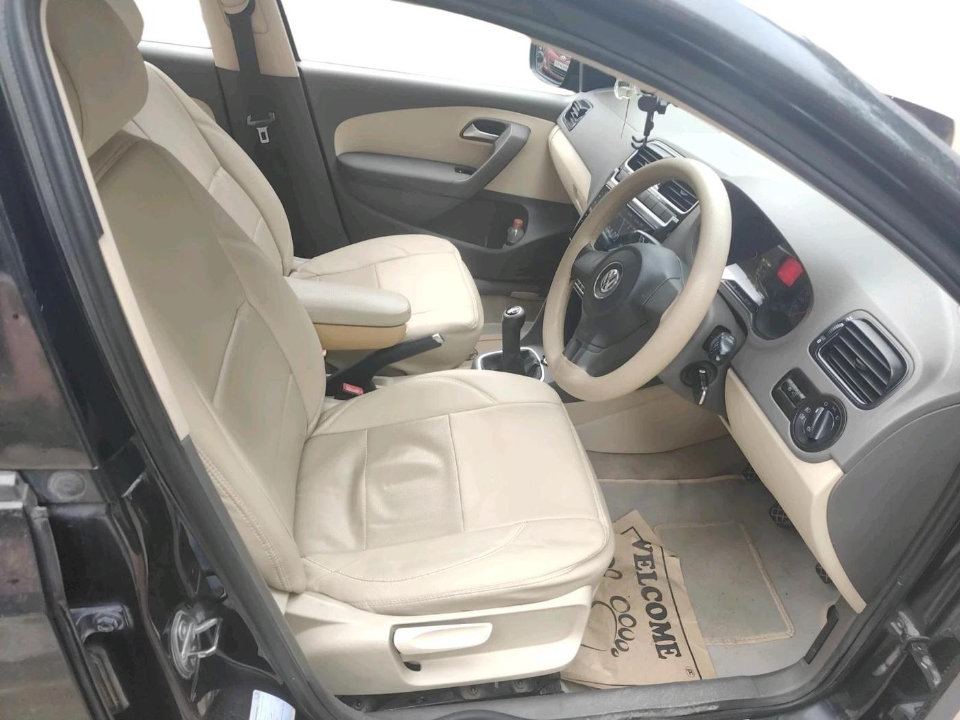 2011 Volkswagen Vento HIGHLINE 1.6 MPI, Petrol, Manual, 98,826 km, interior