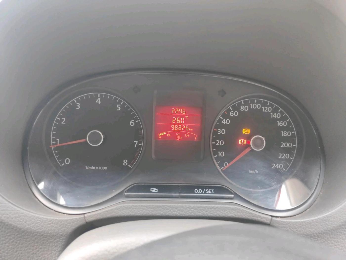 2011 Volkswagen Vento HIGHLINE 1.6 MPI, Petrol, Manual, 98,826 km, interior