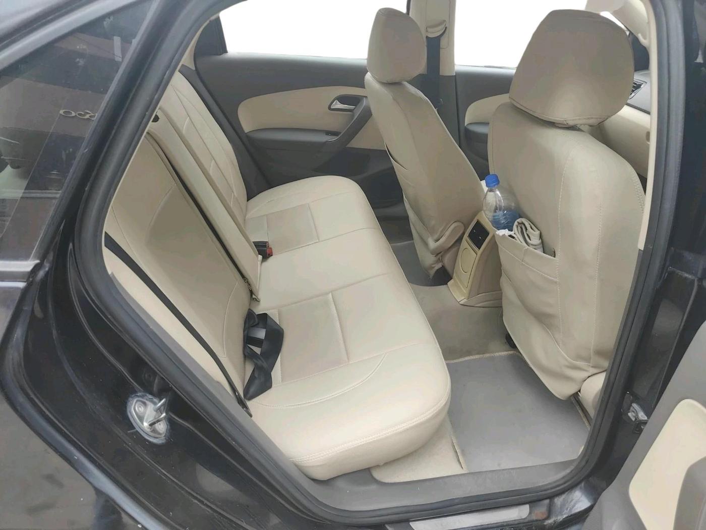 2011 Volkswagen Vento HIGHLINE 1.6 MPI, Petrol, Manual, 98,826 km, interior