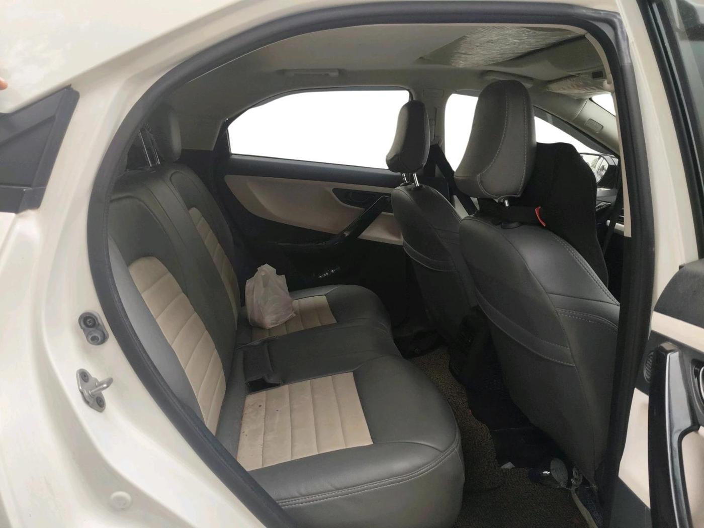 2024 Tata NEXON Pure S 1.2 Revotron 6AMT, Petrol, Automatic, 37,503 km, interior