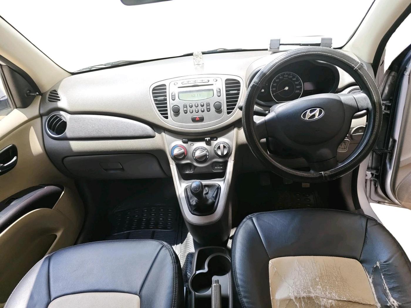 2016 Hyundai i10 SPORTZ 1.1, Petrol, Manual, 78,502 km, interior