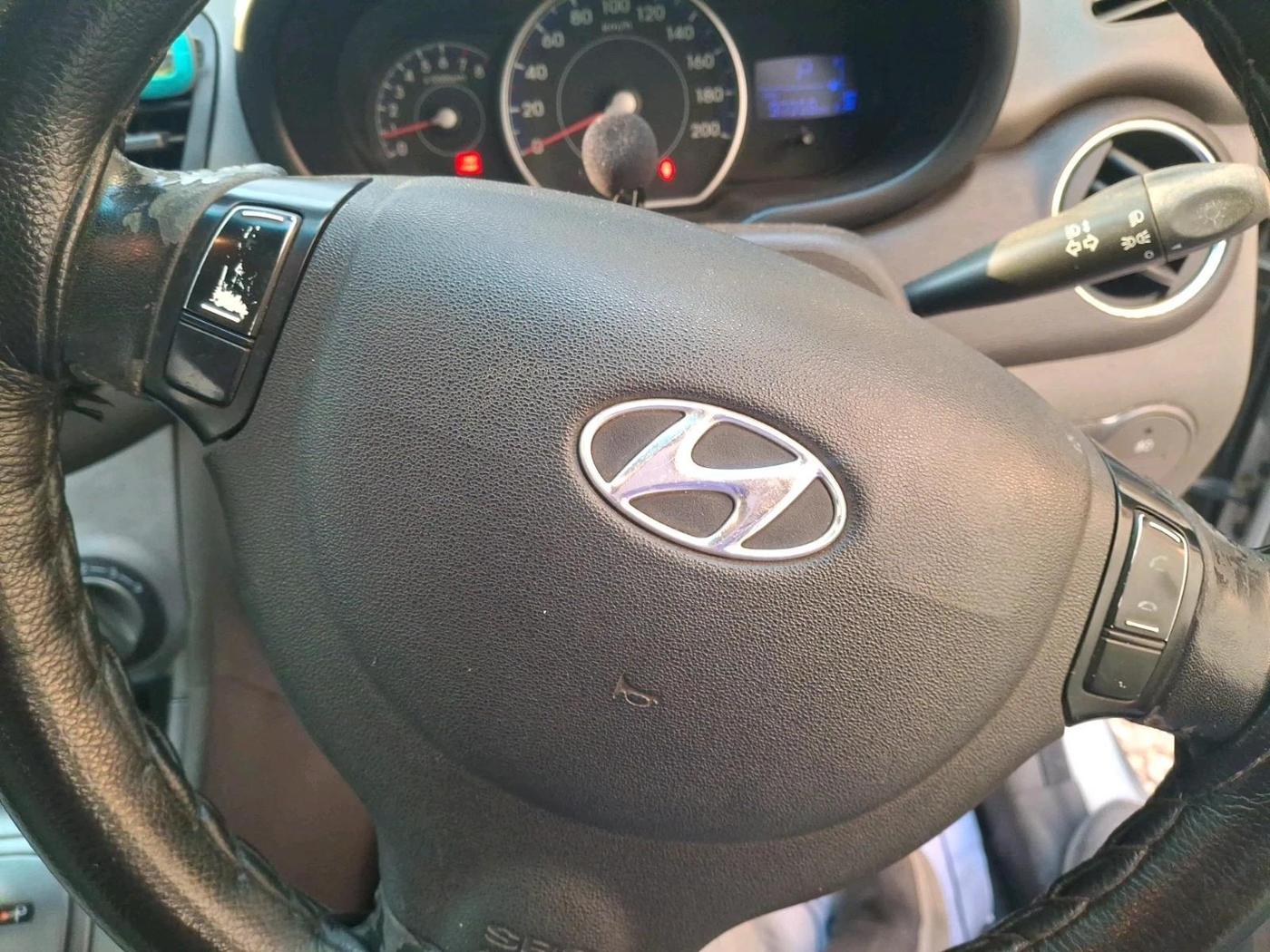 2011 Hyundai i10 ASTA 1.2 AT SUNROOF, Petrol, Automatic, 90,958 km, interior