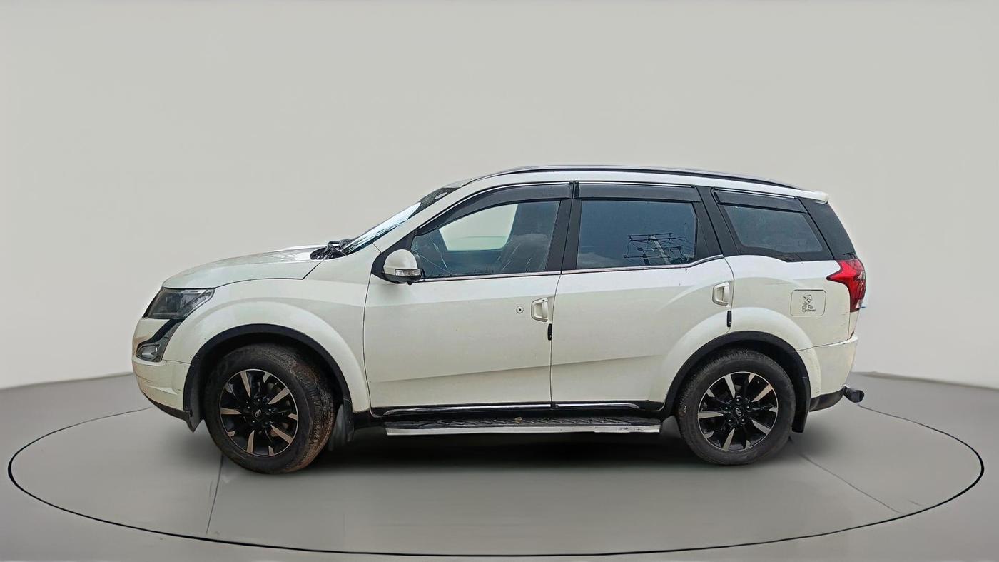 2018 Mahindra XUV500 W11, Diesel, Manual, 1,18,671 km, exterior