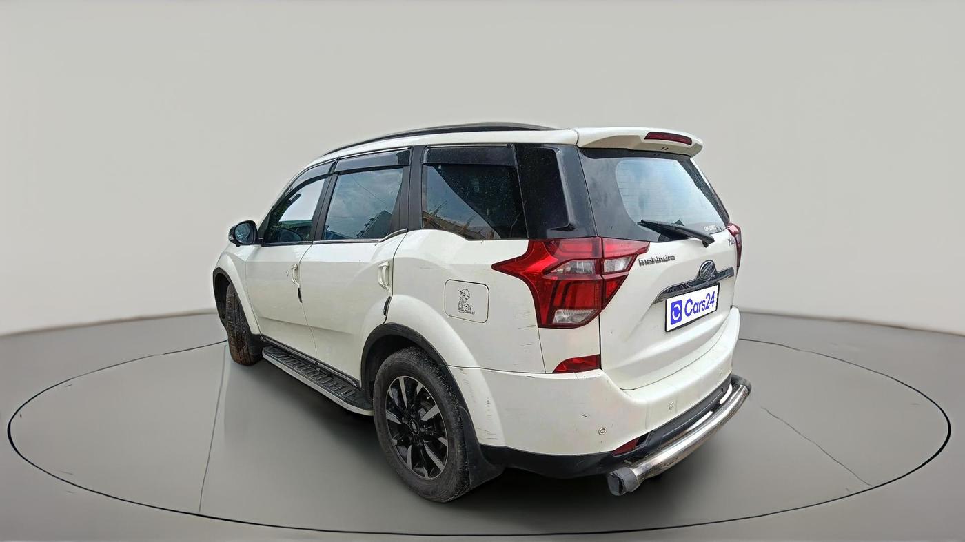 2018 Mahindra XUV500 W11, Diesel, Manual, 1,18,671 km, exterior